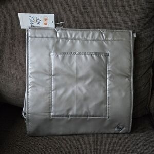 NWT Lug Runner Tote in Metallic Pearl